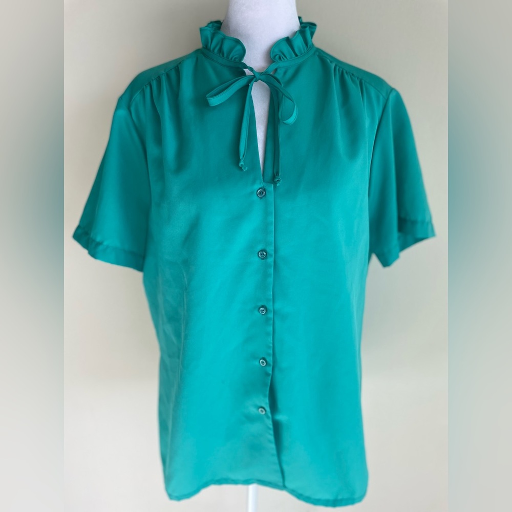 VINTAGE JUDY BOND RUFFLE NECK SHORT SLEEV BUTTON FRONT BLOUSE, SZ 16, AQUA